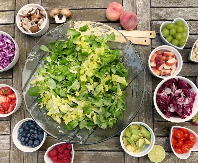 salad fruit berry healthy vitamins 2756467